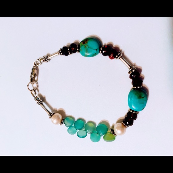 Turquoise Chalcedony garnet beaded bracelet - Picture 5 of 8
